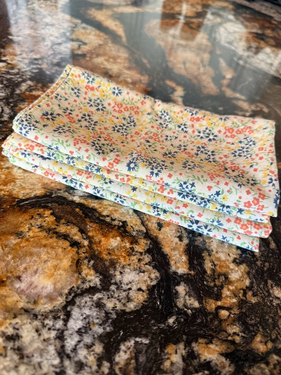 Other - Vintage Floral Napkins Set of 4 – Cottagecore Farmhouse Calico Print